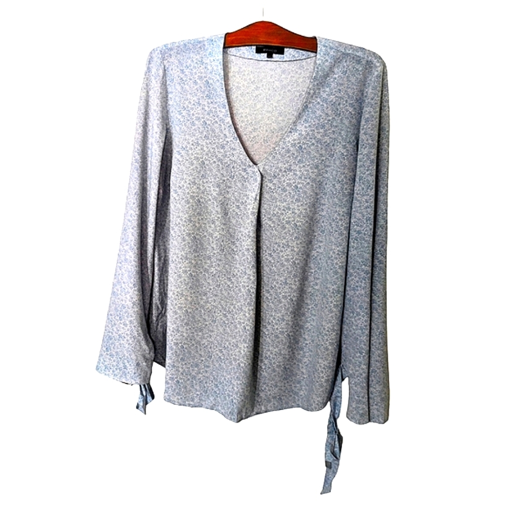 RW&Co Blue Floral Ladies Medium Blouse Long Sleeve Lightweight Top